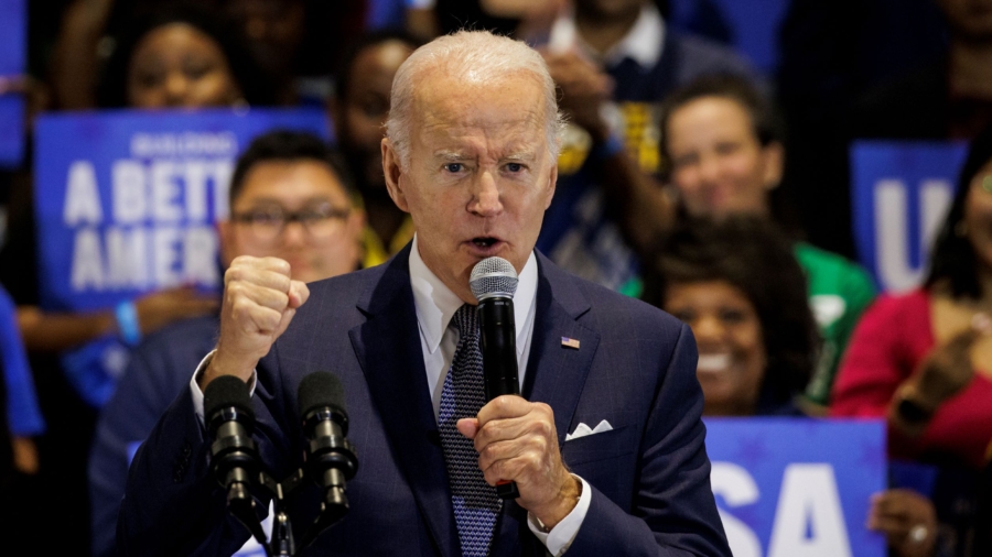 Biden Addresses DNC Event, Promises to Codify Roe If Democrats Win Midterms