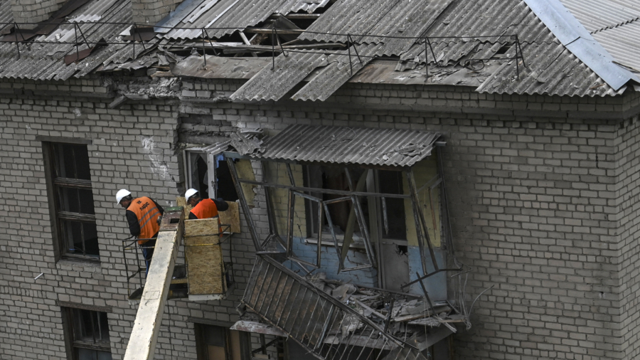 Ukrainian Town Residents Start to Rebuild