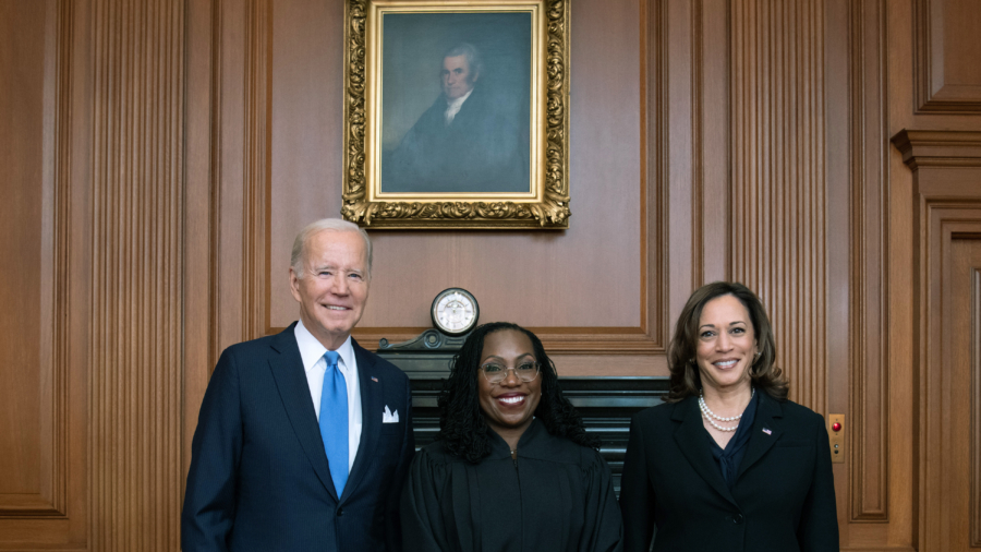 Kentanji Brown Jackson Formally Takes Her Seat