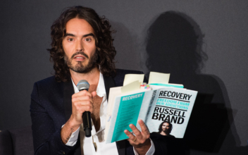 Actor Russell Brand Prioritizes Rumble, Alleges YouTube Censorship