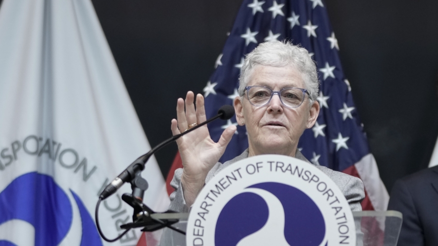 Top Climate Adviser Gina McCarthy Leaving White House, John Podesta Joining