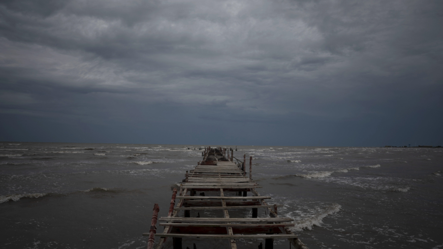 Hurricane Ian Nears Cuba on Path to Strike Florida as Category 4