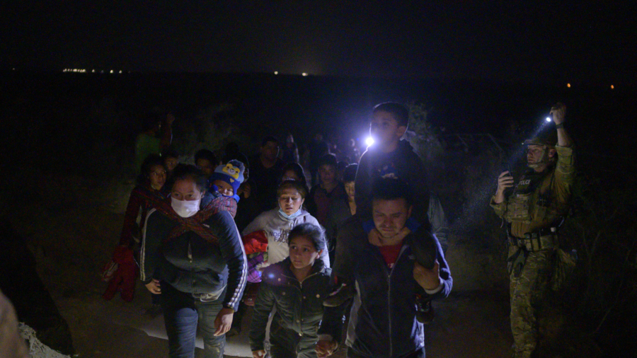 Illegal Immigrant Children Being Placed With Strangers, Says Whistleblower