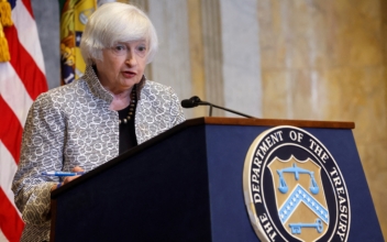 Yellen Says Oil Prices Could Spike in Winter