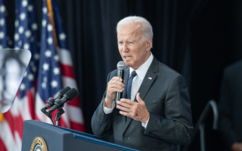 Biden Administration Decides Not to Enforce COVID-19 Vaccine Mandate for Federal Contractors