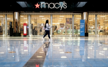 Macy’s to Hire More Than 41,000 Workers for Holiday Shopping Season
