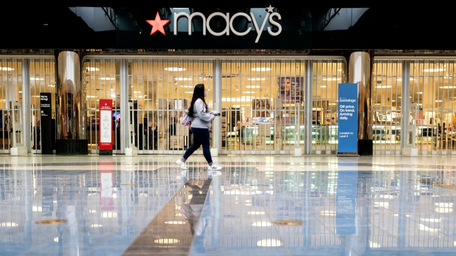 Macy’s to Hire More Than 41,000 Workers for Holiday Shopping Season