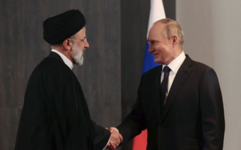 Iran, Russia Link Banking Systems Amid Western Sanction