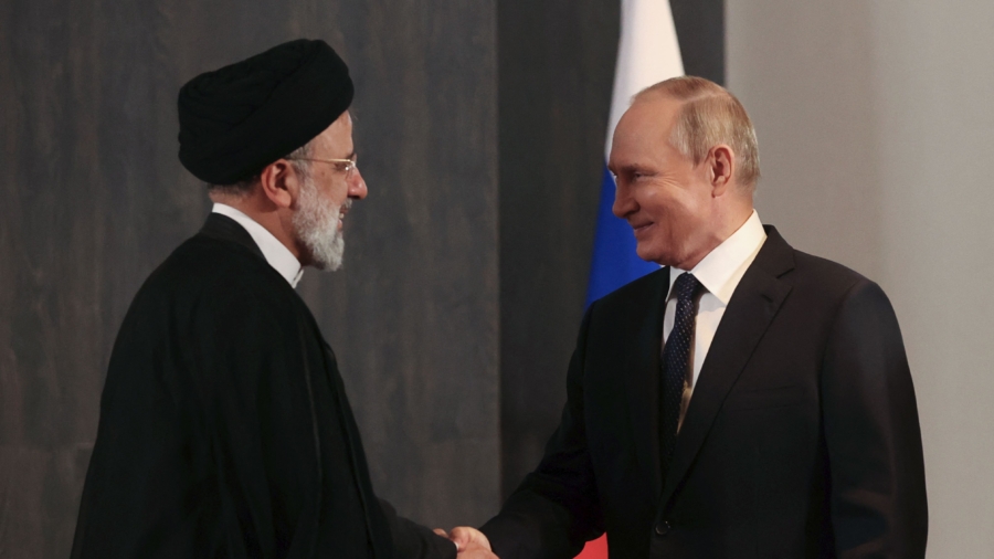 Iran, Russia Link Banking Systems Amid Western Sanctions