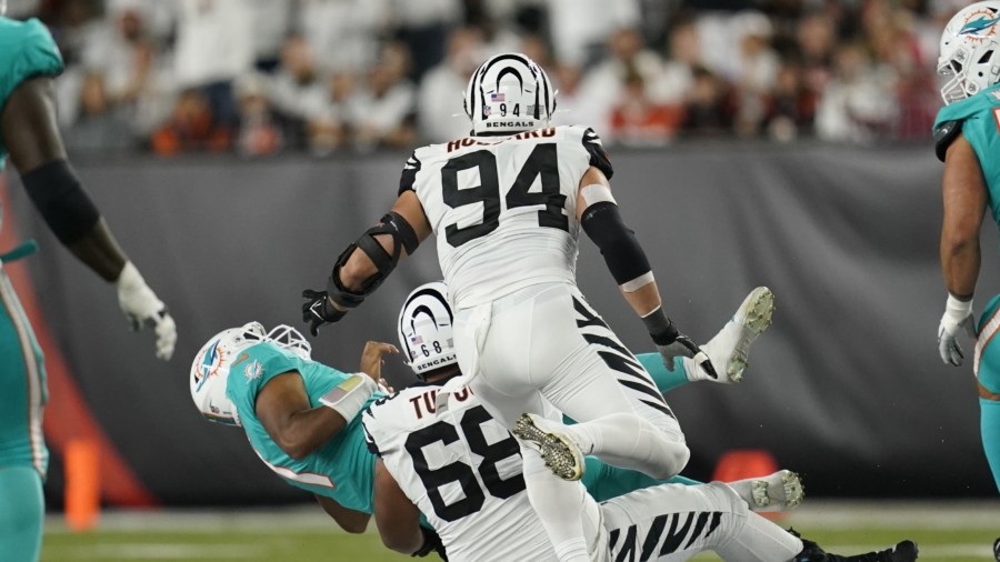 Miami to Bench QB Tagovailoa, Will Start Rookie Ewers