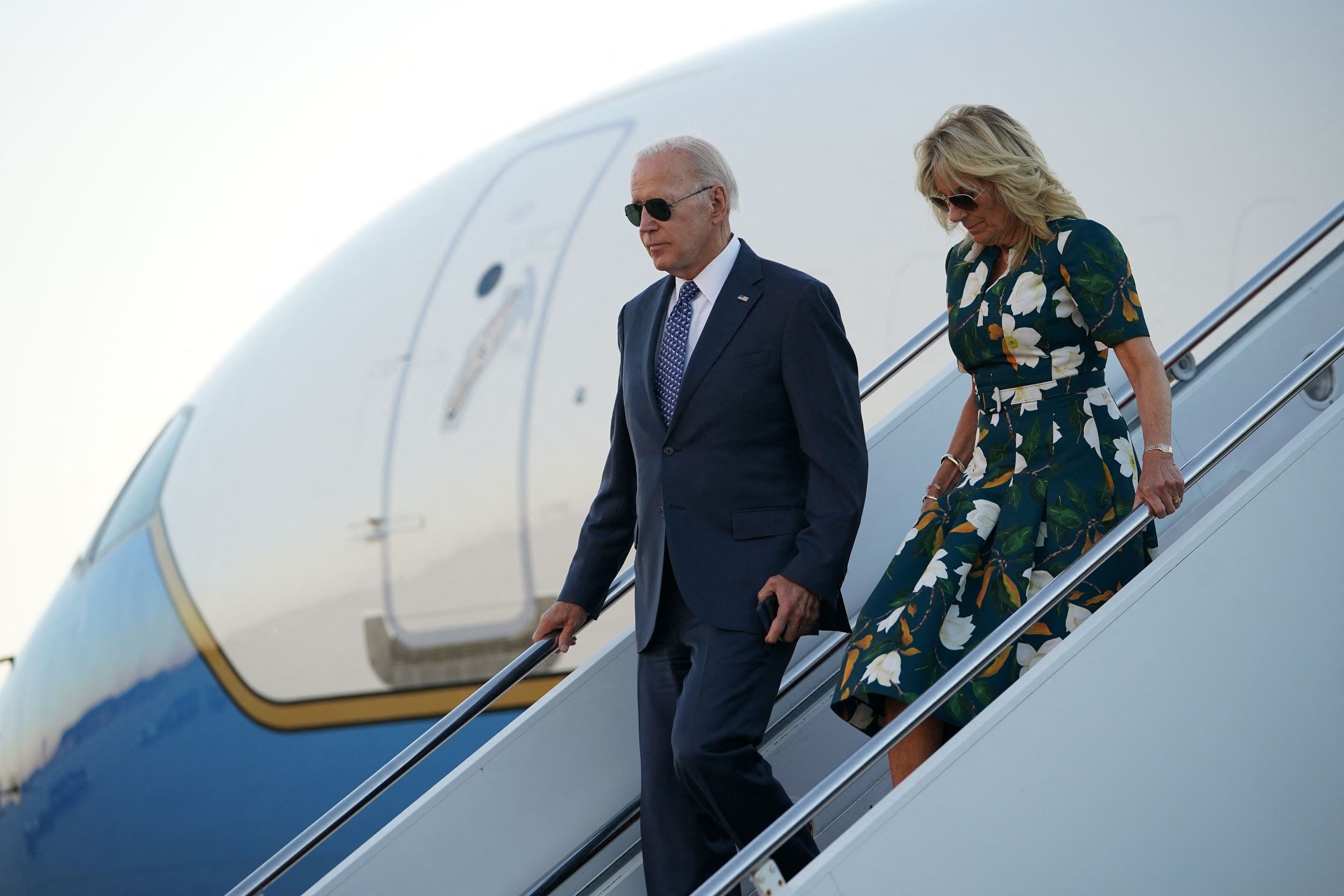 Biden Takes Unexpected Trip to Delaware on Air Force One to Vote in Primary  | NTD