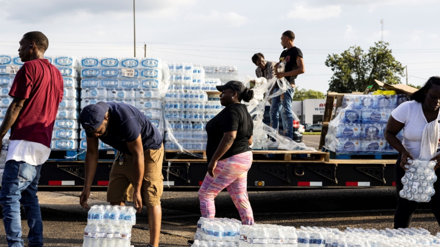600 Mississippi National Guardsmen to Help Distribute Water in Jackson Amid Ongoing Crisis