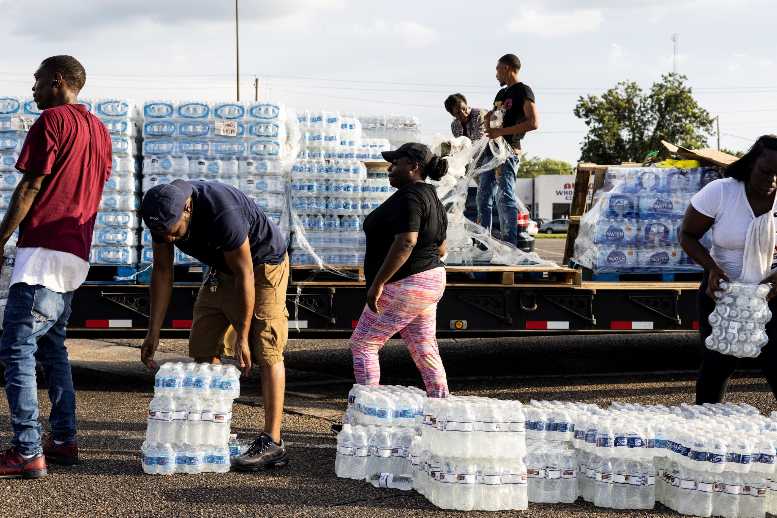 600 Mississippi National Guardsmen to Help Distribute Water in Jackson Amid Ongoing Crisis
