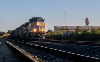 Railroad Union Becomes First to Authorize Strike as Deadline Looms