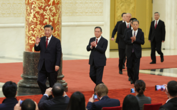 Xi Jinping’s Reign in Unprecedented Crisis: Expert