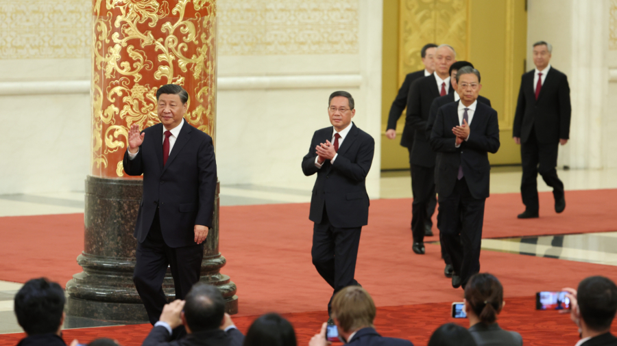 Xi Jinping’s Reign in Unprecedented Crisis: Expert