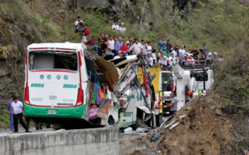 Colombian Bus Crash Kills at Least 20
