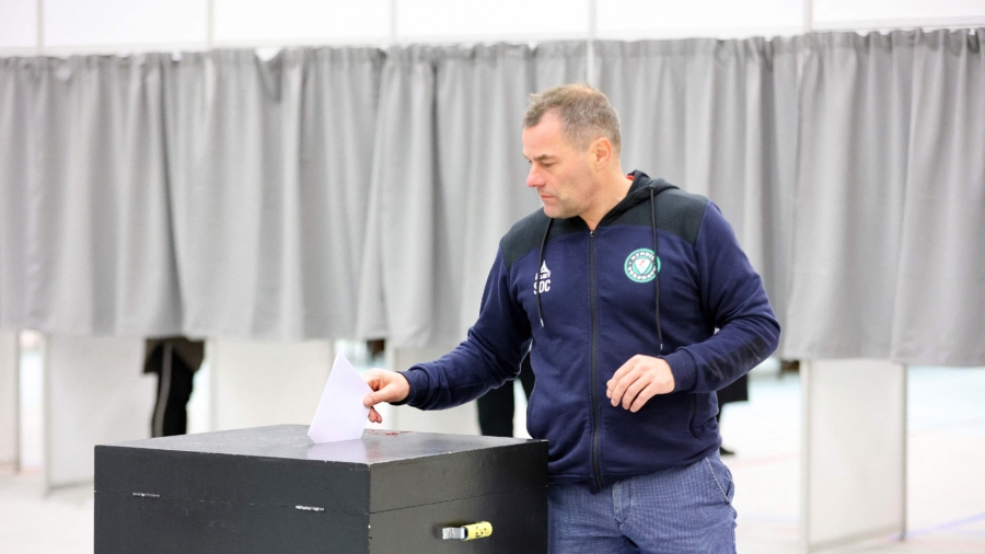 Danes Head to Polls for Snap Election