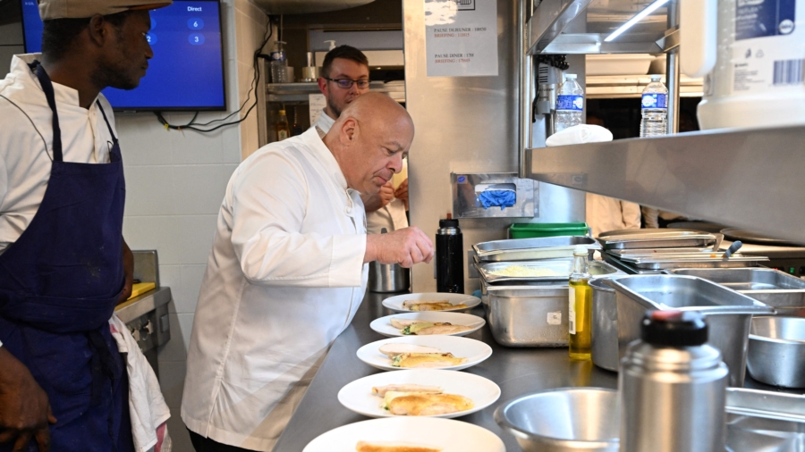 Eiffel Tower Restaurant Tackles Energy Crisis
