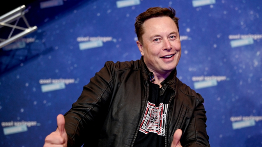 Elon Musk Forms Council, Announces ‘No Major Content Decisions’