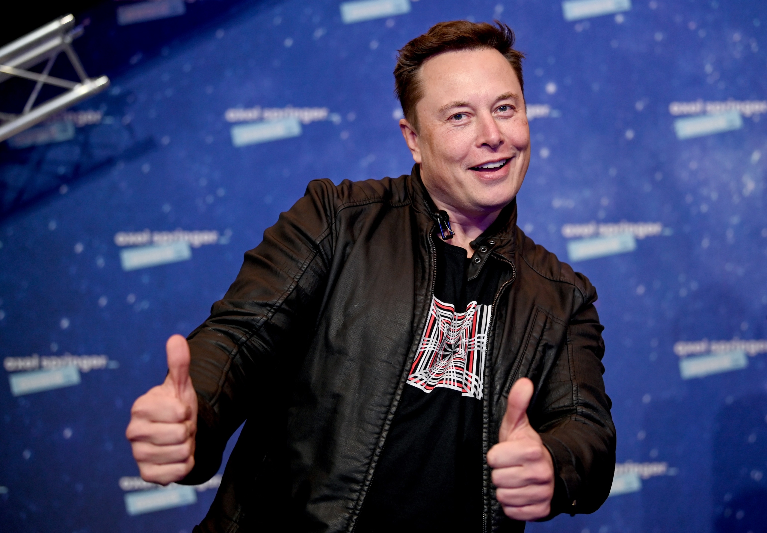 Elon Musk Forms Council, Announces ‘No Major Content Decisions’
