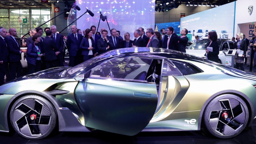 Paris Motor Show Features New EVs