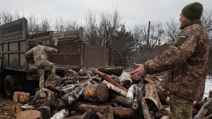 Ukrainian Servicemen Prepare for Winter