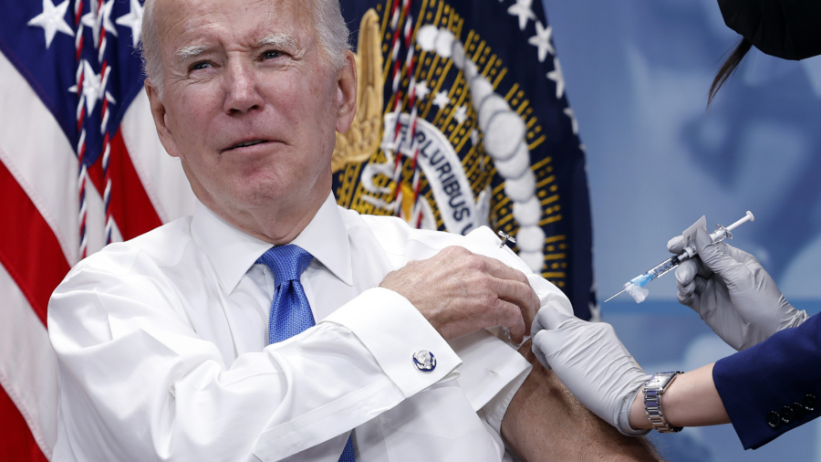 Biden Gets 3rd Booster, Promotes Annual Shoot