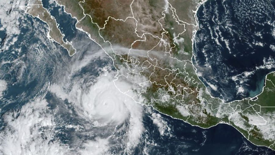 Hurricane Roslyn Makes Landfall in Mexico, Avoids Resorts