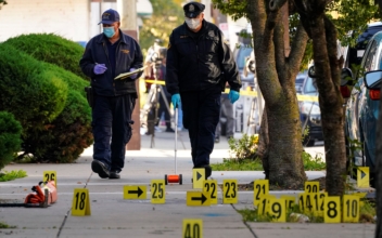 3 Officers Injured, Suspect Killed in Philadelphia Shooting