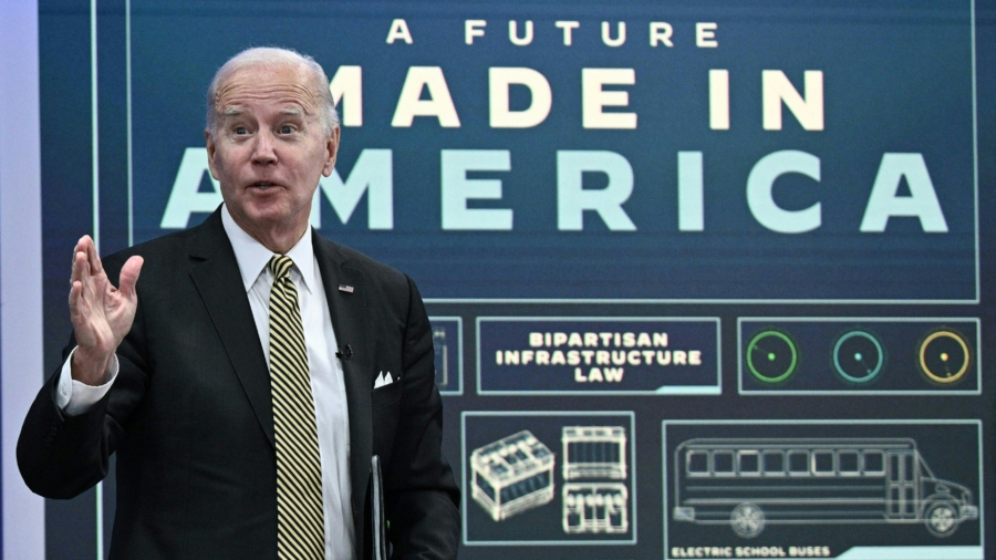 Biden Discusses the Bipartisan Infrastructure Law