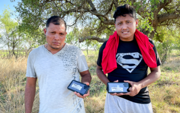 ICE Issues Smartphones to 255,602 Illegal Border Crossers; Cost Is $89.5 Million a Year