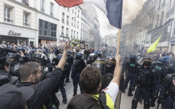 Thousands in Paris Protest Against High Cost of Living