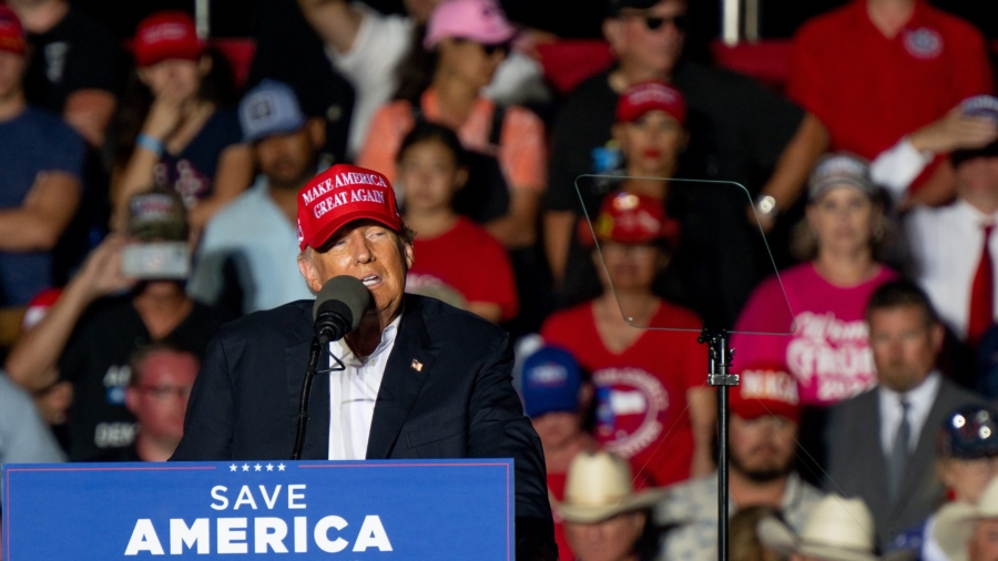 Trump Speaks at a Rally in Southern Texas, Immigration the Main Issue