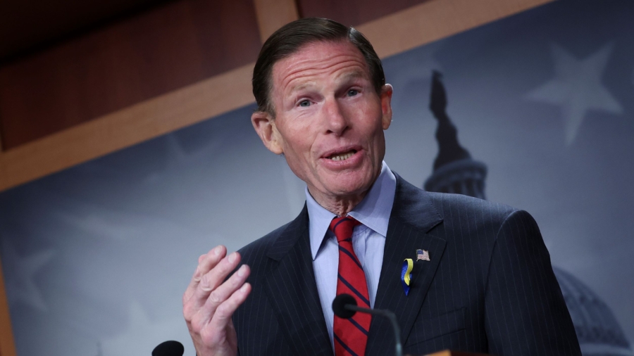 Democrats Introduce Bicameral Bill Banning Arms Sales to Saudi Arabia After OPEC+ Decision
