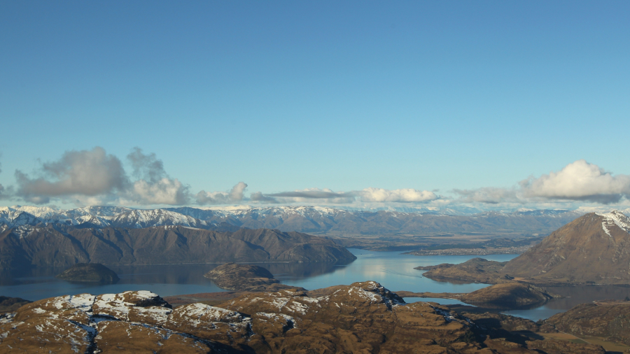 Warm Weather Threatens New Zealand Skiing