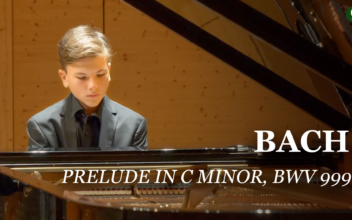 Bach: Prelude in C minor, BWV 999 | Enrico Sieber | Musical Moments