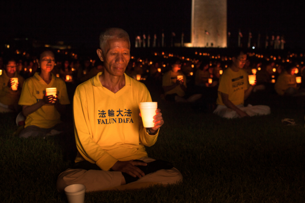 20150716-falun-gong-candle-light-vigil-washington-petrsvab-9678_1