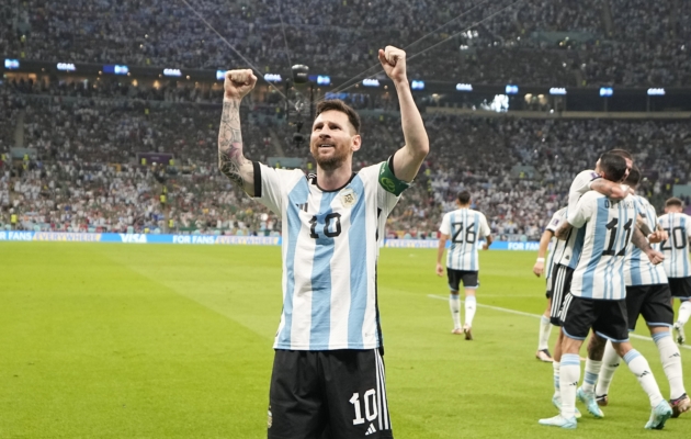 Messi Leads Argentina to 2–0 Win Over Mexico at World Cup