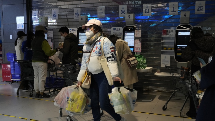 Beijing on Edge as City Adds New Quarantine Centers