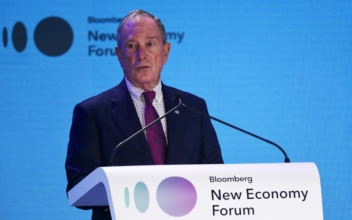 Michael Bloomberg Apologizes After Boris Johnson Criticizes China