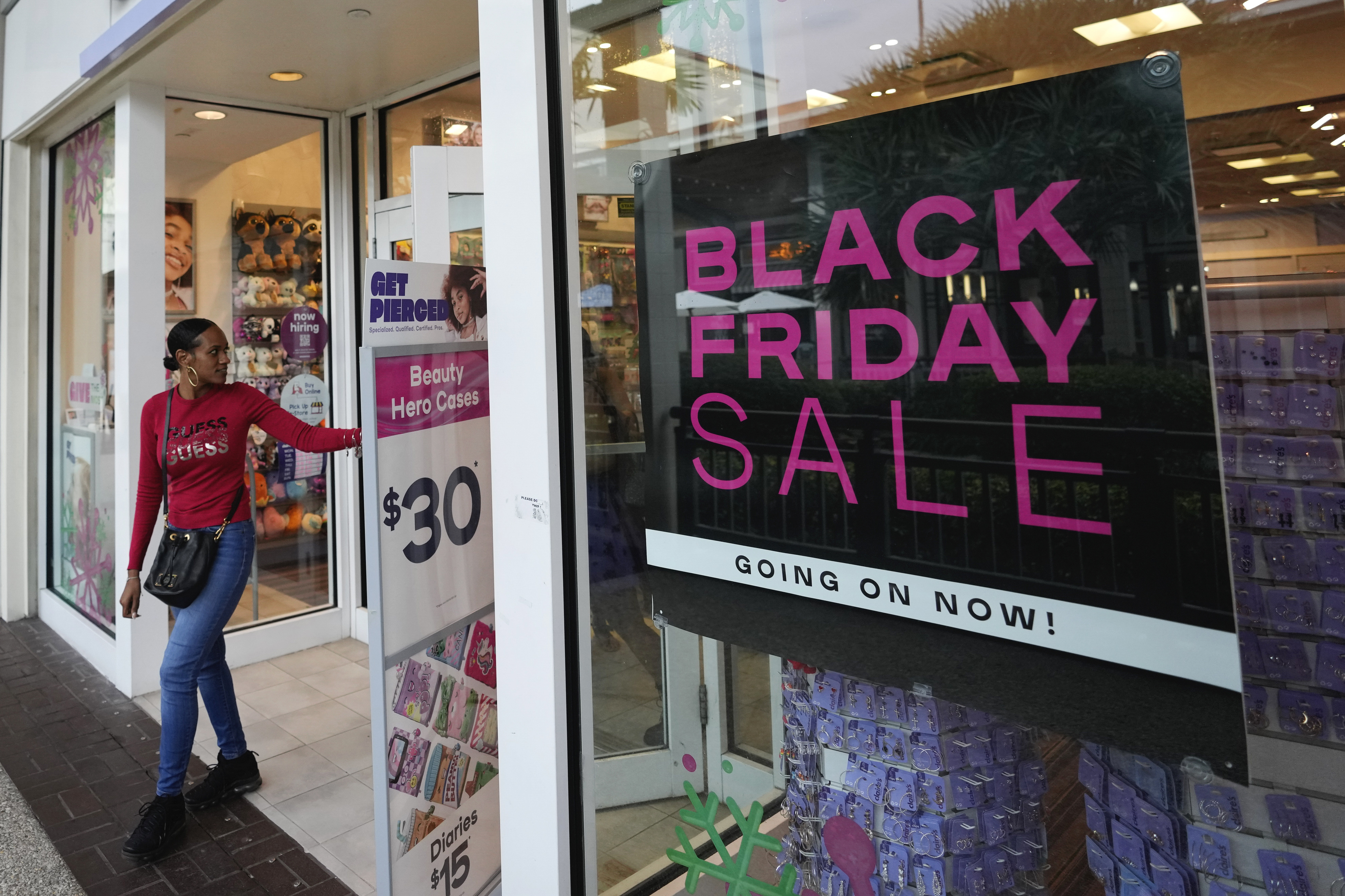 Inflation Hovers Over Shoppers Seeking Deals on Black Friday
