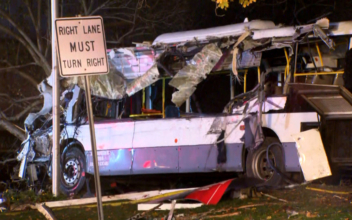 1 Dead, 2 Dozen Injured, When Bus Carrying Students Crashes
