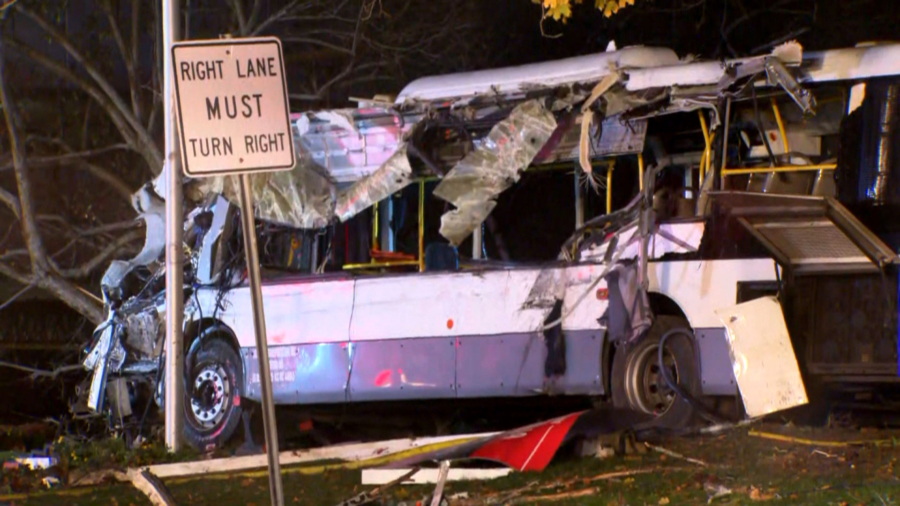 1 Dead, 2 Dozen Injured, When Bus Carrying Students Crashes