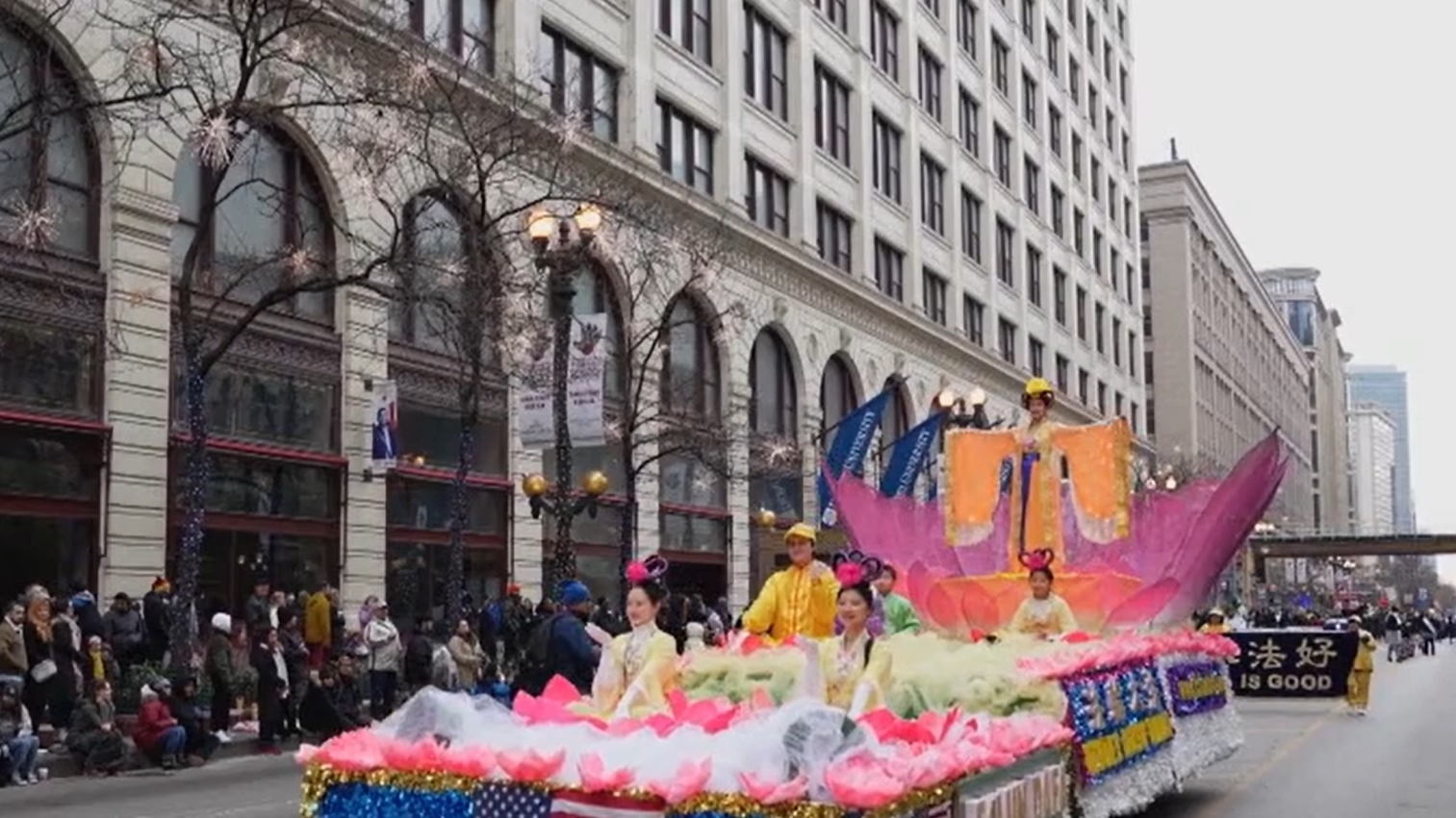 Chicago Parade Celebrates Holiday and Culture