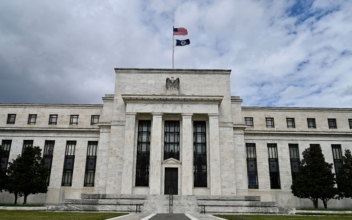 Federal Reserve Braces for Smaller Rate Hikes Ahead, Talks Recession Risks: Minutes