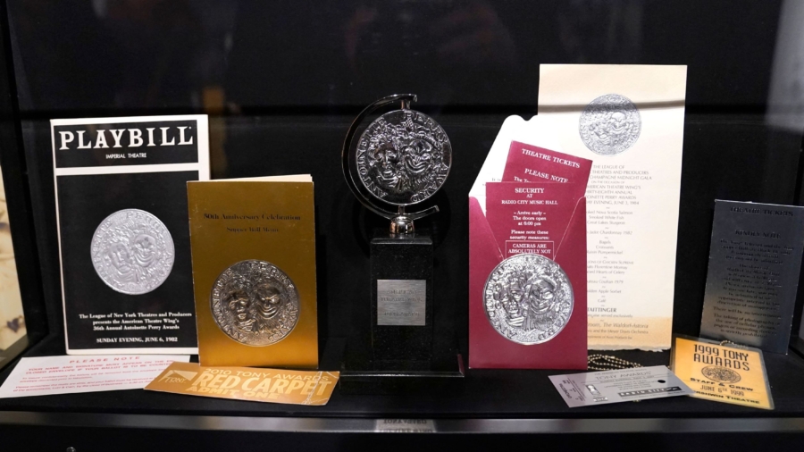 Museum Pays Tribute to History of Broadway