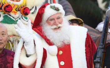 Demand for Santa Clauses Increase After Pandemic