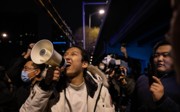 LIVE: UC Berkeley Students Protest China’s COVID Lockdowns, Mourn Deaths of Urumqi Fire Victims