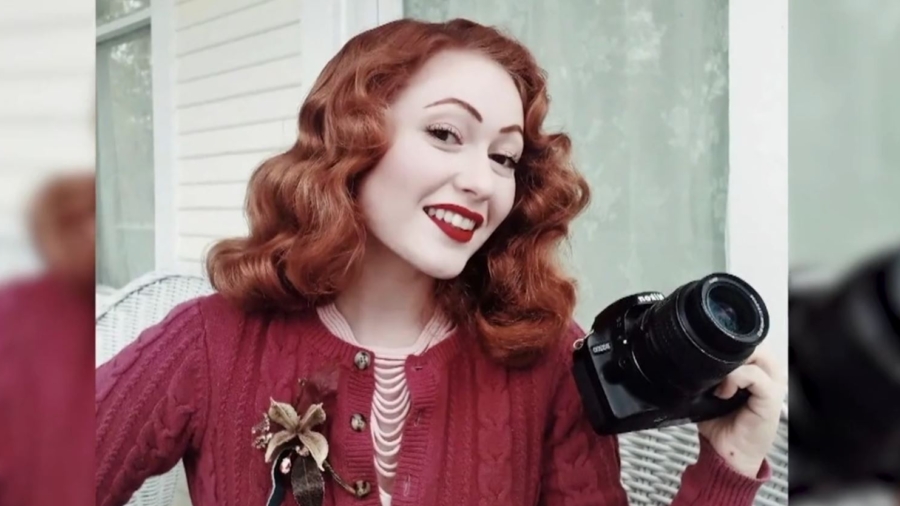 Texas Woman Wears Only 1940s Clothing That Brings Smiles on People’s Faces